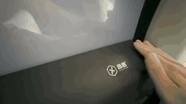 手势无极调光控制 LC 隐私侧窗状态切换动图